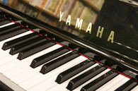 ヤマハ　YAMAHA　UX30Bl中古ピアノ