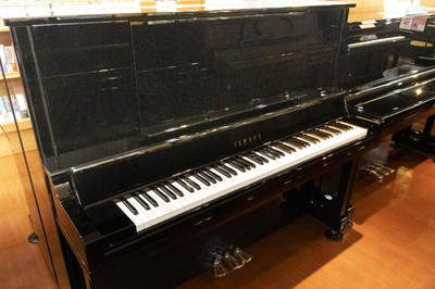 ヤマハ　YAMAHA　UX30Bl中古ピアノ