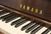 ヤマハ　YAMAHA　YF101W中古ピアノ