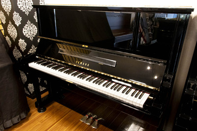 ヤマハ　YAMAHA　UX3中古ピアノ