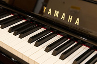 ヤマハ　YAMAHA　UX300中古ピアノ