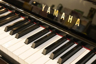 ヤマハ　YAMAHA　UX30Bl中古ピアノ